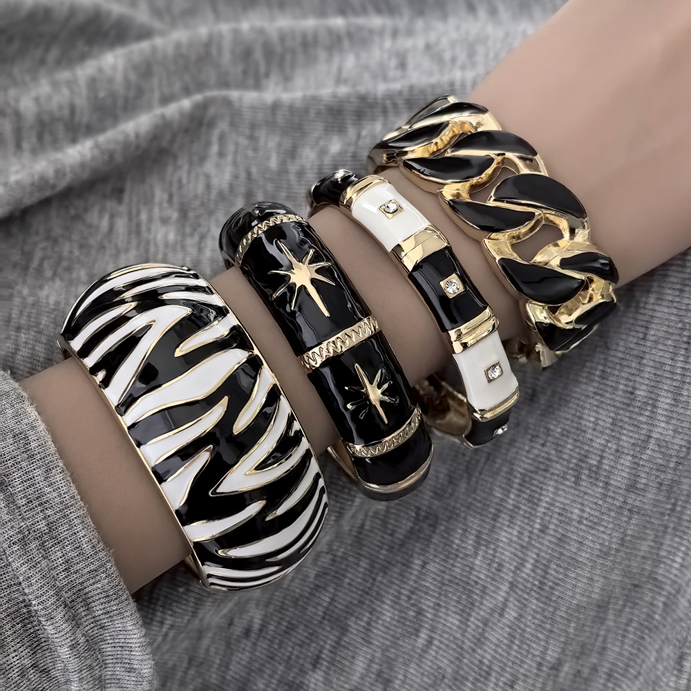 Enameled Golden Plated Zebra-P - Zebra Tablet Accessories 评论和价格