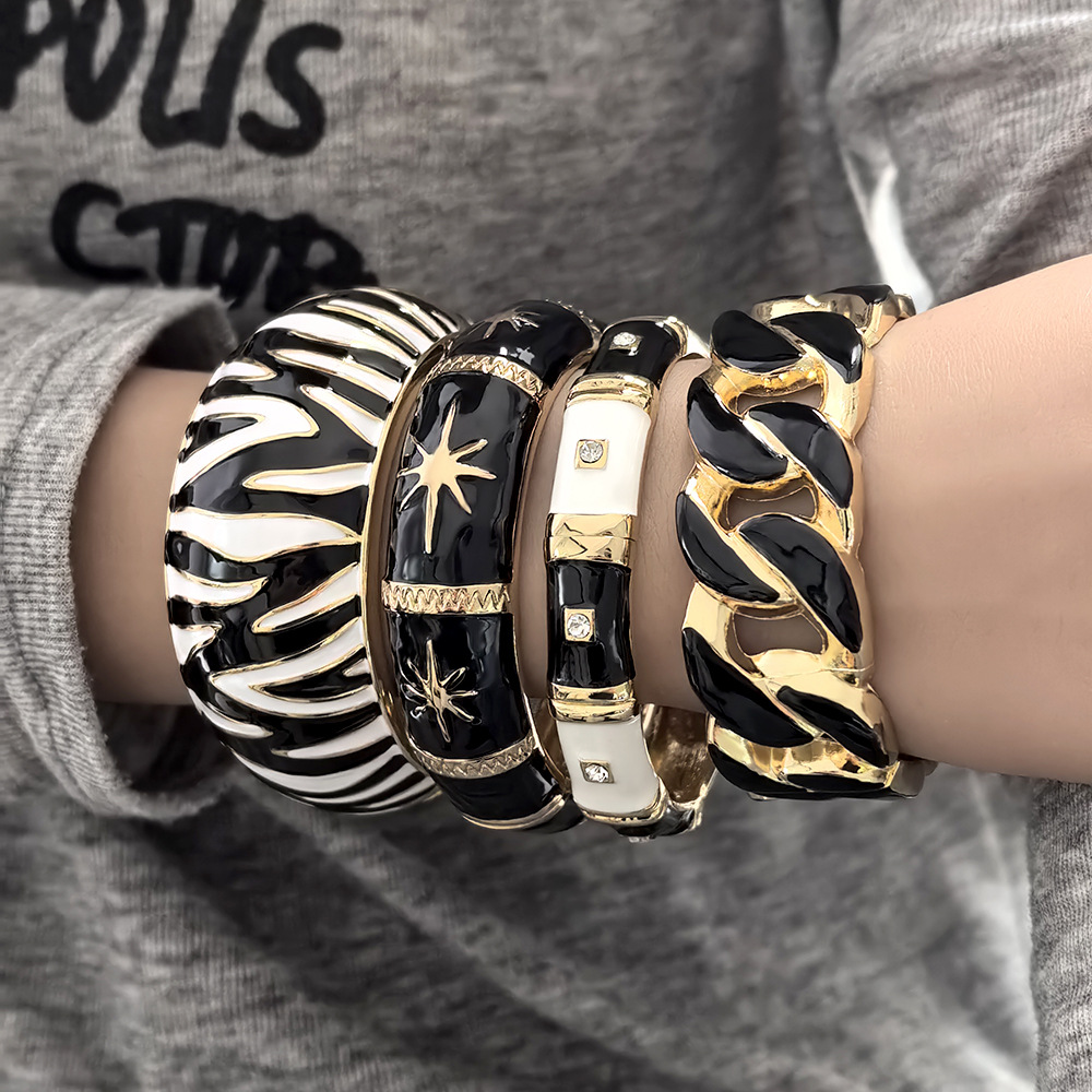 Enameled Golden Plated Zebra-P - Zebra Tablet Accessories 评论和价格